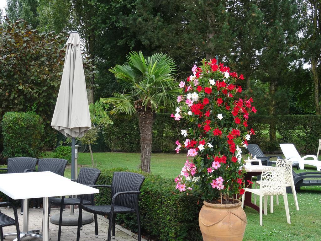 Hotel Du Golf Кабур Екстериор снимка